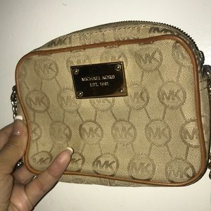 Michael Kors Crossbody tan purse